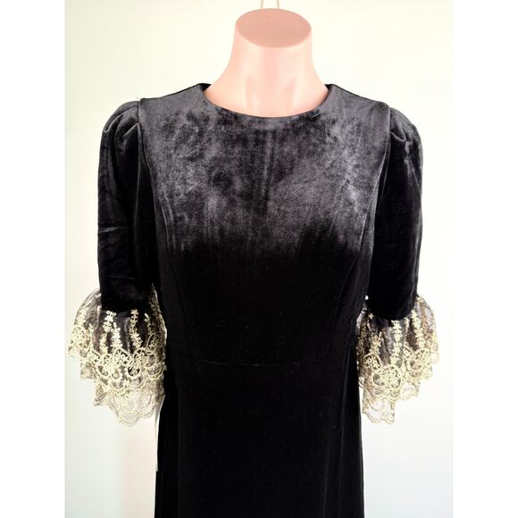 Tuckernuck Pomander Place Gold Embroidered Hem Velvet Lillith Black Dress Size S - Picture 6 of 15